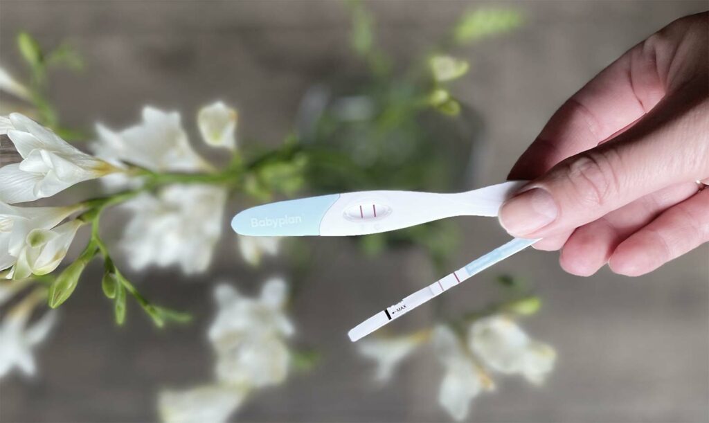 Trait faible sur le test d’ovulation : quand le résultat est-il positif ?